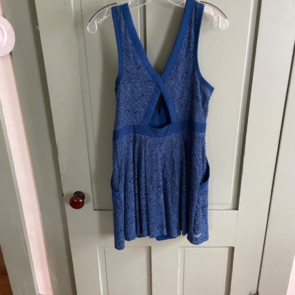 Free People Blue Lace Cocktail Dress EUC Size MD - Picture 2 of 4